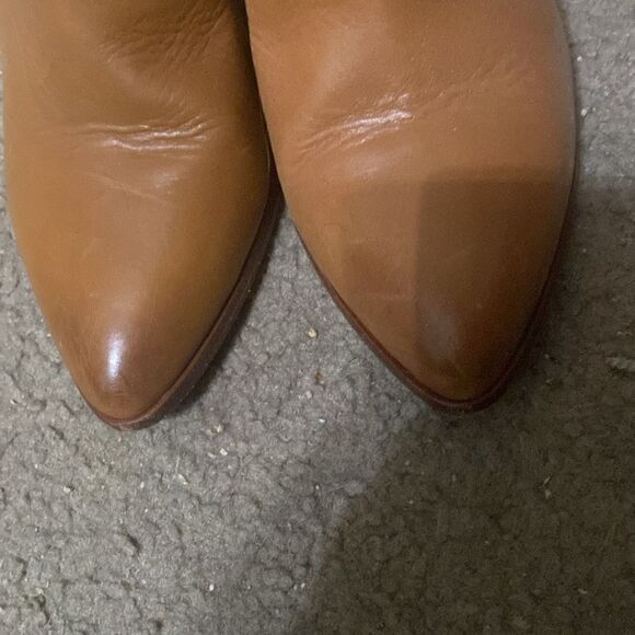 EUC Frye Womens Jennifer Cognac Leather Pointed Toe Zip Up Cute Ankle Bootie - Picture 4 of 10